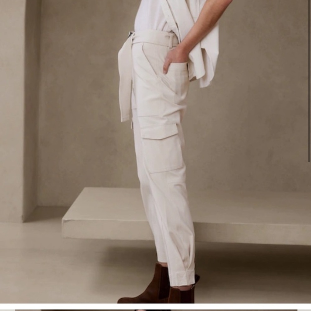 NWOT BANANA REPUBLIC BEST SELLER SLIM REFINED STRETCH CARGO PANT 4 - Picture 3 of 10